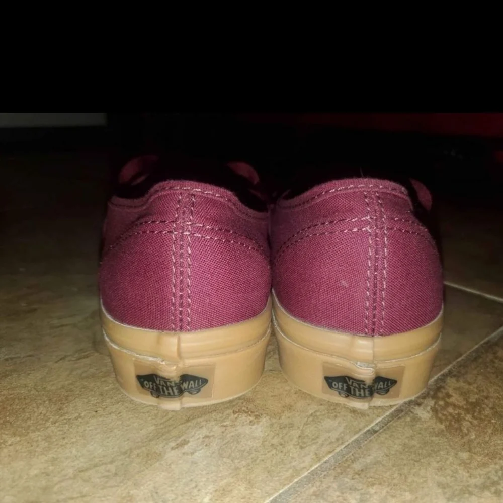 Vans - Picture 3 of 4